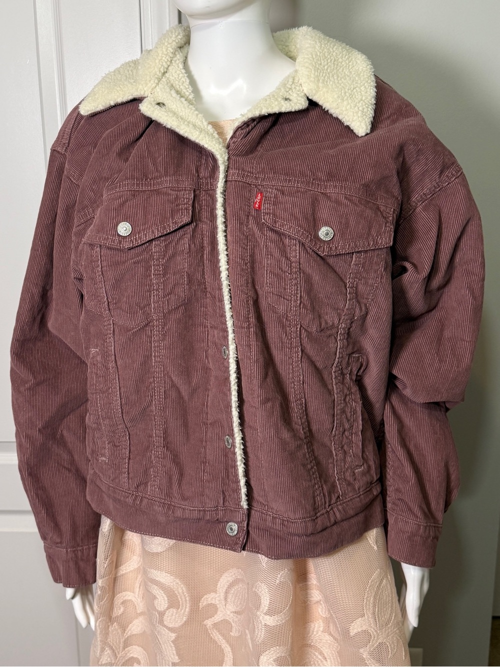Levi's Corduroy Sherpa Jacket Women’s Medium Dusty Mauve with Cream Interior